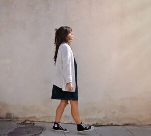 Comment porter des Converse avec une robe ?